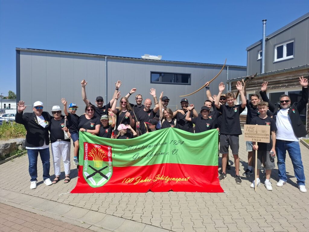 Gruppenbild des Schützenvereins beim Feuerwehrfest